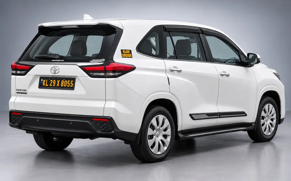 Toyota Innova Hycross, photo 3