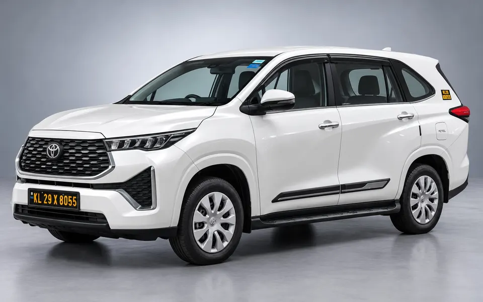 Toyota Innova Hycross, photo 2